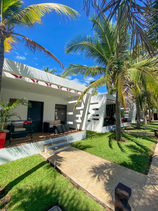 Hotel El Faro Monterrico Exteriör bild