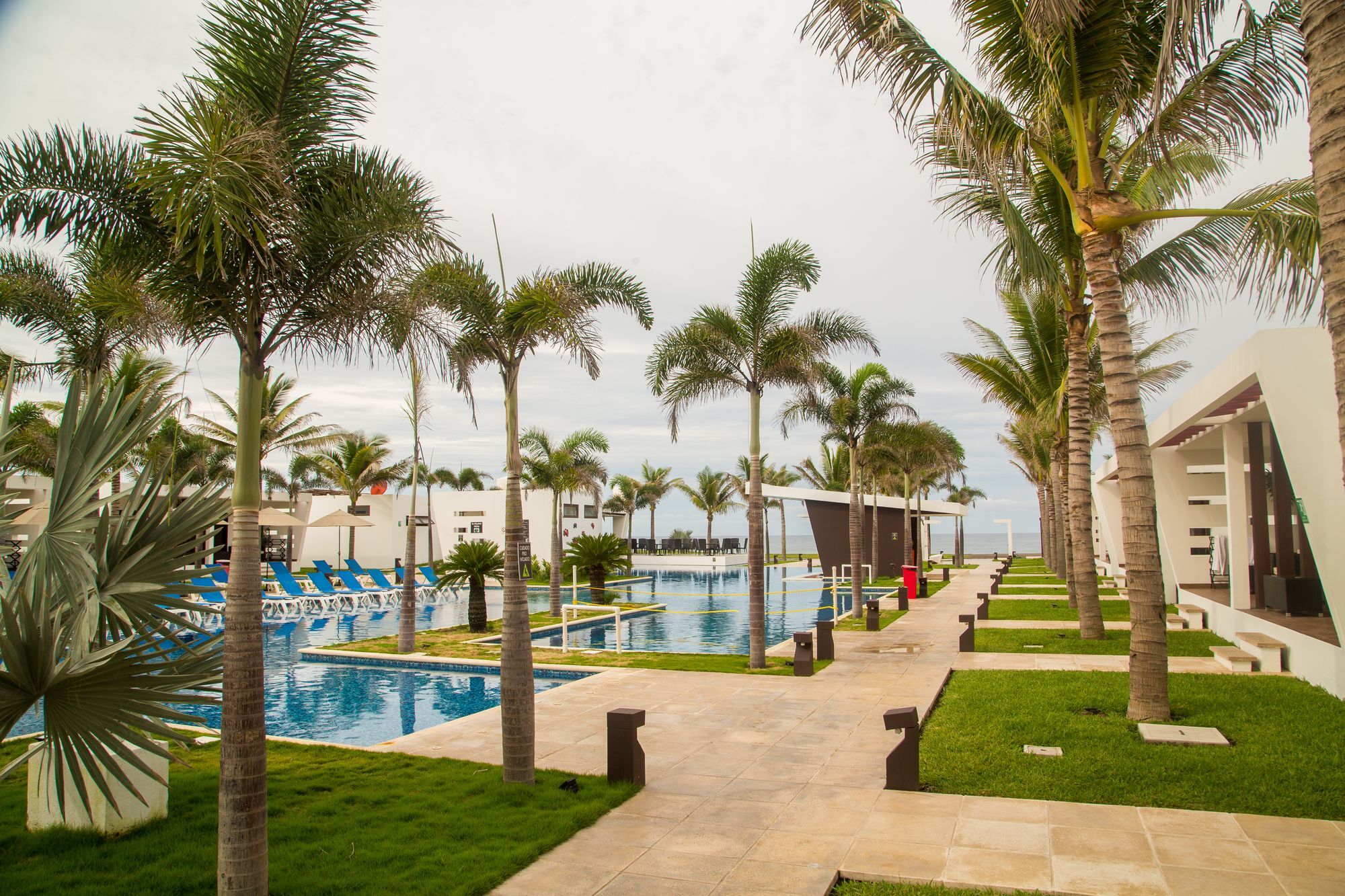 Hotel El Faro Monterrico Exteriör bild